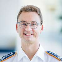 Klinischer Direktor Oberstarzt Dr. med. Jens Metrikat der Klinik für Neurologie am Bundeswehrkrankenhaus Ulm