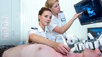 Ultraschalluntersuchung in der Klinik für Allgemein- und Viszeralchirurgie am Bundeswehrkrankenhaus Berlin