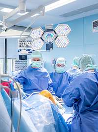 Operation in der Klinik für Orthopädie und Unfallchirurgie am Bundeswehrkrankenhaus Berlin Operation in der Klinik für Orthopädie und Unfallchirurgie am Bundeswehrkrankenhaus Berlin