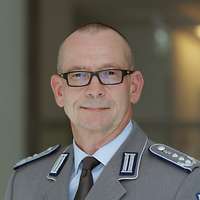 Klinischer Direktor der Klinik für Allgemein- und Viszeralchirurgie Oberstarzt Dr. med. Niels Huschitt