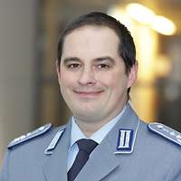 Klinische Direktor der Klinik für Dermatologie und Venerologie Oberstarzt PD Dr. med. Steffan Vandersee