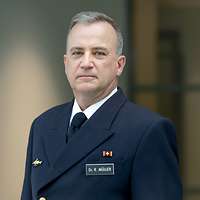 Klinische Direktor Flottenarzt Dr. med. Rico Müller der Klinik für Laboratoriumsmedizin