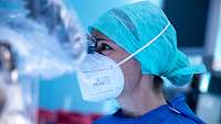 Im Bundeswehrkrankenhaus Berlin wird durch die interdisziplinäre Zusammenarbeit verschiedener Kliniken, eine optimale Patientenversorgung durch etablierte Zentren gewährleistet. optimale Patientenversorgung durch etablierte Zentren