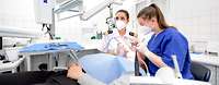 Zahnbehandlung an der Klinik für Zahnmedizin, Oralchirurgie, Parodontologie am Bundeswehrkrankenhaus Hamburg
