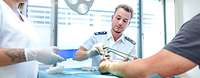 Wundversorgung in der Klinik für Unfallchirurgie und Orthopädie am Bundeswehrkrankenhaus Hamburg Wundversorgung in der Klinik für Unfallchirurgie und Orthopädie am Bundeswehrkrankenhaus Hamburg