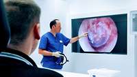 Ohrspiegelung und Ansicht des Trommelfells in der Klinik für Hals-, Nasen- und Ohrenheilkunde