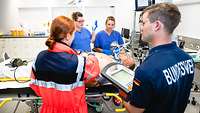Schockraum in der Notaufnahme des Bundeswehrkrankenhaus Westerstede Schockraum in der Notaufnahme des Bundeswehrkrankenhaus Westerstede