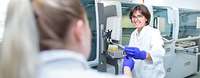 Medizinisch-technische Laboratoriumsassistentin im Labor des Bundeswehrkrankenhaus Berlin