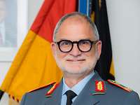 Leitender Ärztlicher Direktor und Kommandeur Oberstarzt Prof. Dr. med. Benedikt Friemert vom Bundeswehrkrankenhaus Ulm