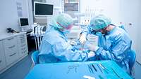 Zahnbehandlung in der Klinik für Zahnmedizin und Oralchirurgie am Bundeswehrkrankenhaus Westerstede Zahnbehandlung in der Klinik für Zahnmedizin und Oralchirurgie am Bundeswehrkrankenhaus Westerstede