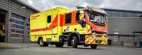 Intensiv-Transportwagen bei der Ausfahrt aus der Rettungswache des Bundeswehrkrankenhaus Hamburg