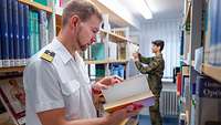 Die Ausstattung der Krankenhausbibliothek umfasst ebenfalls Fachliteratur für unser Krankenhauspersonal Die Ausstattung der Krankenhausbibliothek umfasst ebenfalls Fachliteratur für unser Krankenhauspersonal