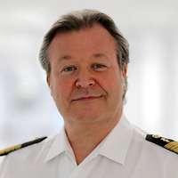 Flottillenarzt Dr. Dr. Axel Mayer