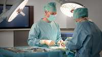Schilddrüsen-Operation am Zentrum für Schilddrüsen- und Nebenschilddrüsenchirurgie Schilddrüsen-Operation am Zentrum für Schilddrüsen- und Nebenschilddrüsenchirurgie