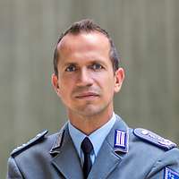 Klinik für Viszeral- und Thoraxchirurgie Oberarzt Oberfeldarzt PD Dr. Beltzer