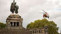 SAR Hubschrauber landet