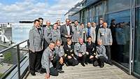 Gruppenbild mit mehreren Personen